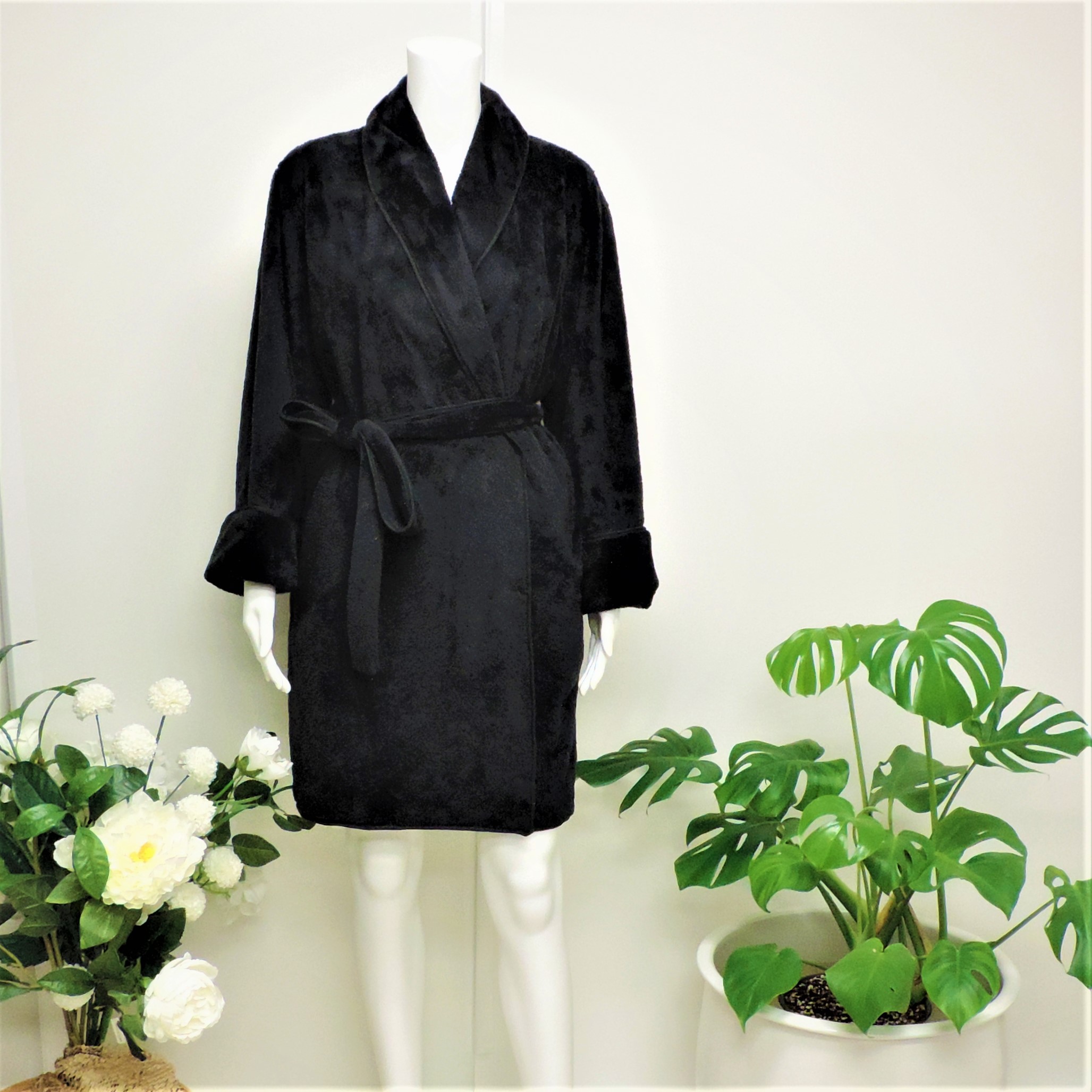 Luxurious classic short robe. - Karen Luu Home Couture